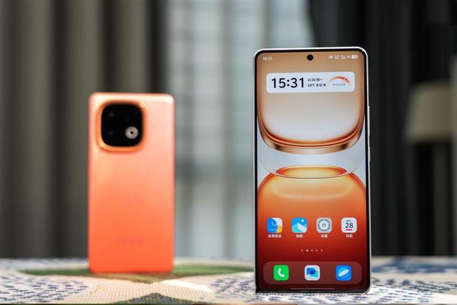 iQOO Z11系列突然入网:90W+9000mAh,还有LCD屏幕!