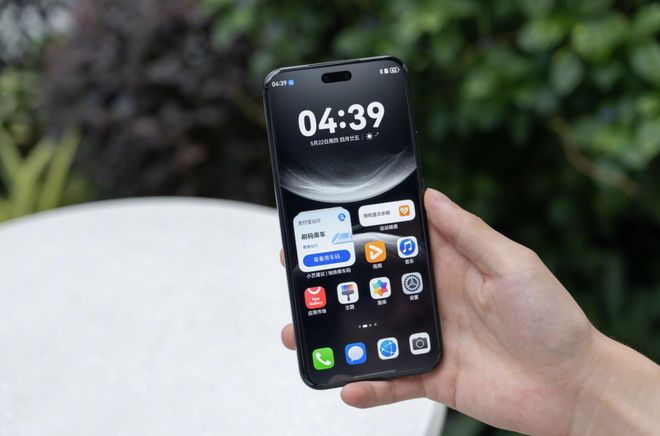 华为nova16系列再次确认:三芯分层+方形前摄革新,定价诚意拉满